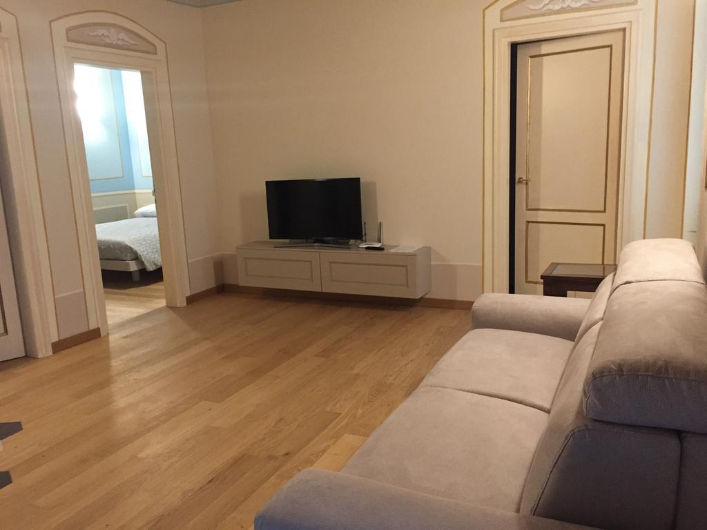 Palazzo Carasi Apartments Cremona Ngoại thất bức ảnh